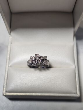 Sterling Silver Flower Ring Size 4½